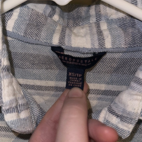 Aeropostale light color plaid flannel size XS - Picture 3 of 4